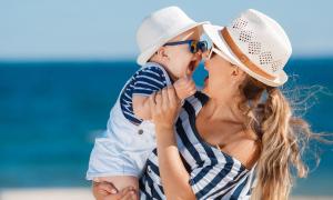 ПОЛЕЗНО ЛИ Е ДА ВОДИМ БЕБЕТО НА МОРЕ?